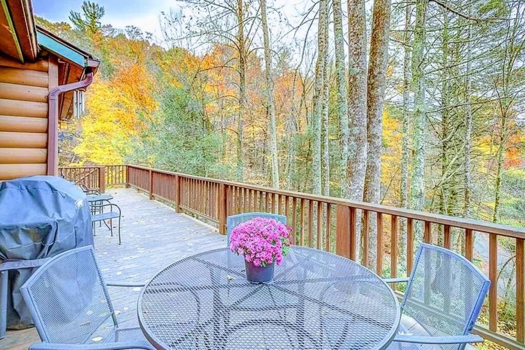 Serene & Cozy - Peaceful View - Fireplace - Creek Fleetwood Eksteriør billede
